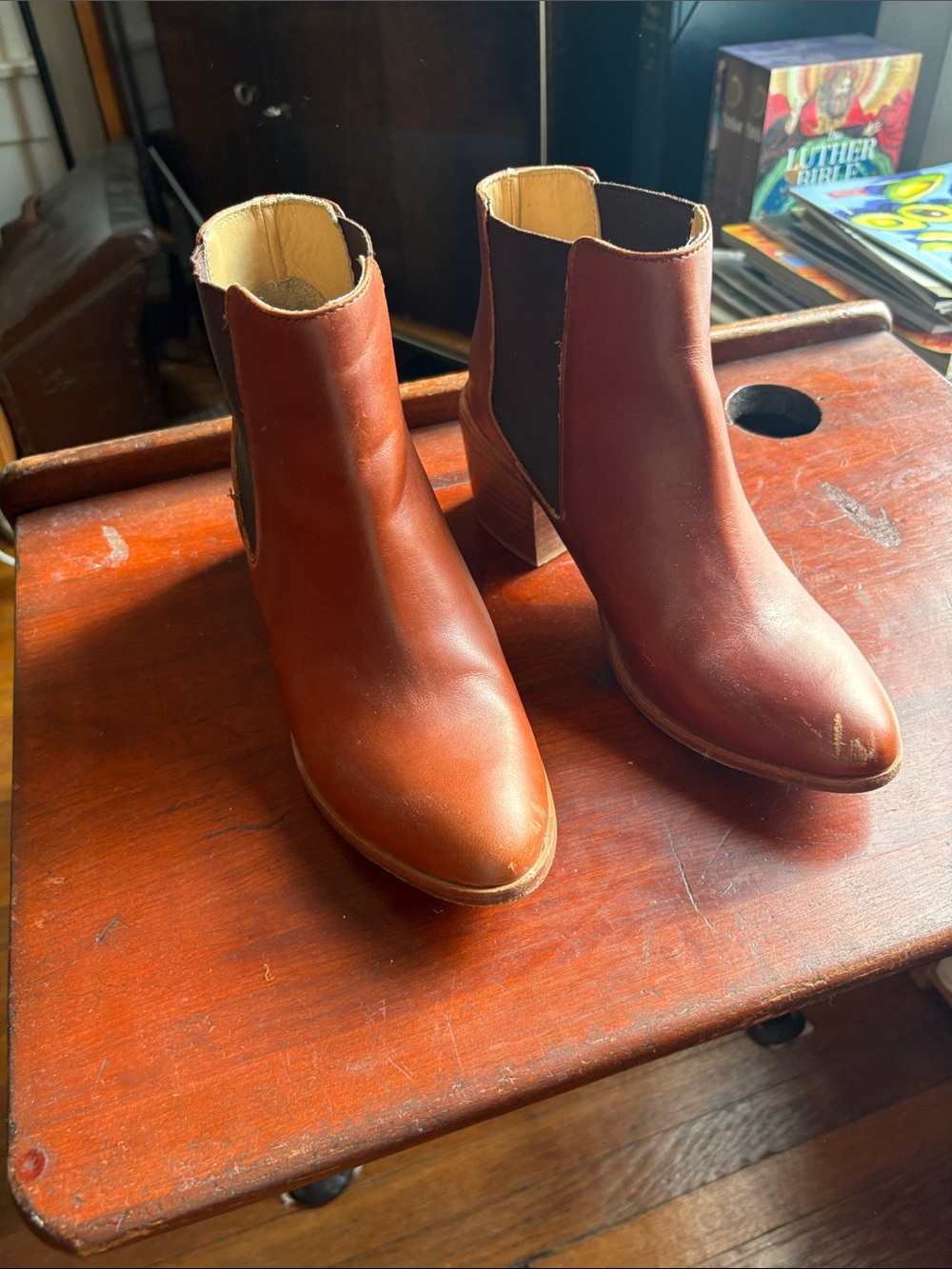 Nisolo Chestnut Leather Chelsea Ankle Boots sz 8